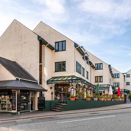 Luxury 2 Bed Room Lake View Apt Bowness Parking Exterior foto
