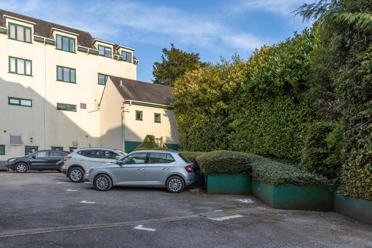 Luxury 2 Bed Room Lake View Apt Bowness Parking Exterior foto
